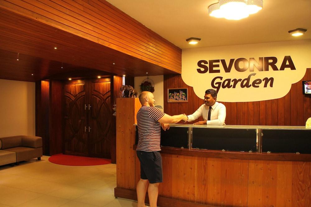 Sevonra Hotel อูนาวาตูนา ภายนอก รูปภาพ